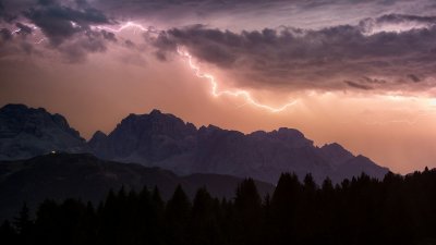 Waarom een schuilhut bij onweer je leven kan kosten